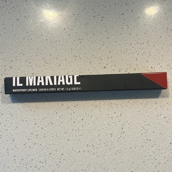 ILMAKIAGE waterproof lipstick in Hot Red - Picture 3 of 3